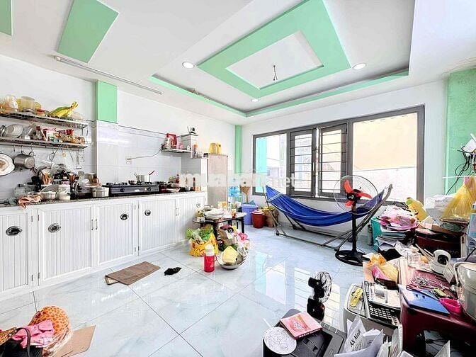 Nhà giáp Mã lò - DTSD:112 M2- đúc 4tang - chỉ 3.xtỷ