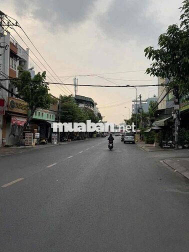 MẶT TIỀN KD NGANG 11M. CĂN GÓC 2 TẦNG. CHO THUÊ 25TR. CHỈ 10TỶ HƠN TL