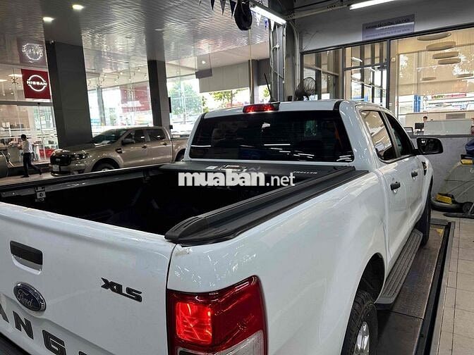 Ford Ranger XLS 4x2 AT 2022, bảo hành 2026 vay 75%
