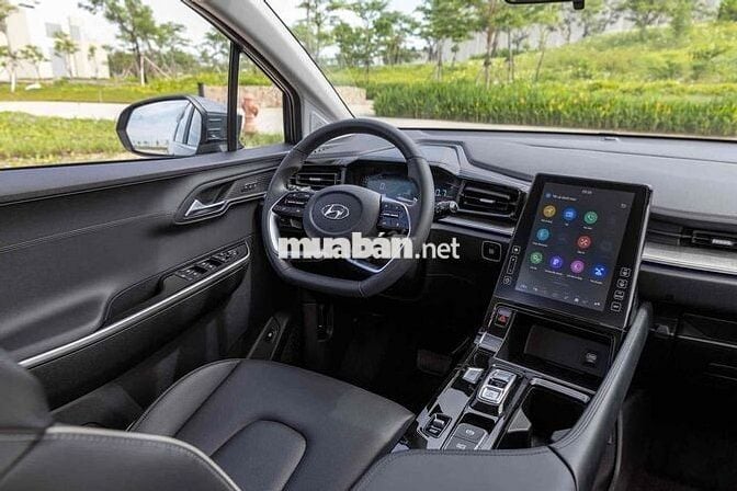 Hyundai Custin 1.5T ĐB- trả trước 131 triệu