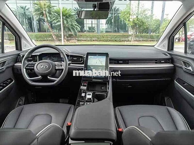 Hyundai Custin 1.5T ĐB- trả trước 131 triệu