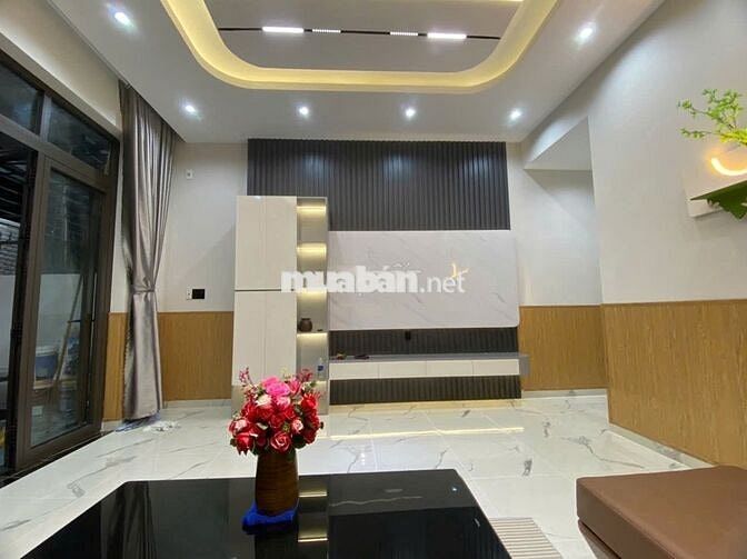 kẹt tiền bán nhà 100m2 2 phòng ngủ thiết kế đẹp sang trọng