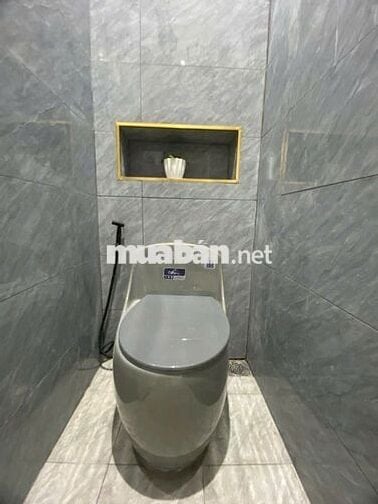 kẹt tiền bán nhà 100m2 2 phòng ngủ thiết kế đẹp sang trọng