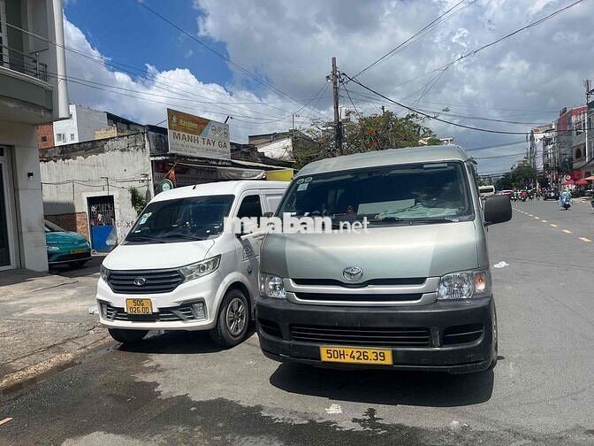 Toyota Hiace 2010 Commuter 2.7 - 200000 km
