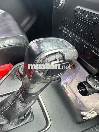 Ford Everest 2018 Titanium 2.0L 4x4 AT - 101000 km