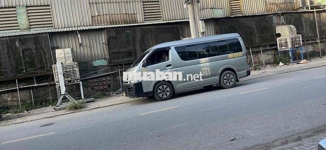 Toyota Hiace 2010 Commuter 2.7 - 200000 km