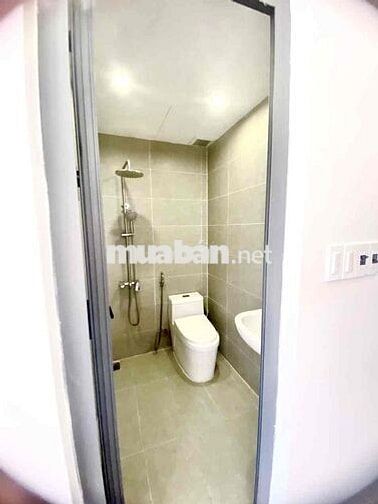 Phòng trọ có tiện ích ( Điều hoà- nhà vệ sinh phòng tắm mới)