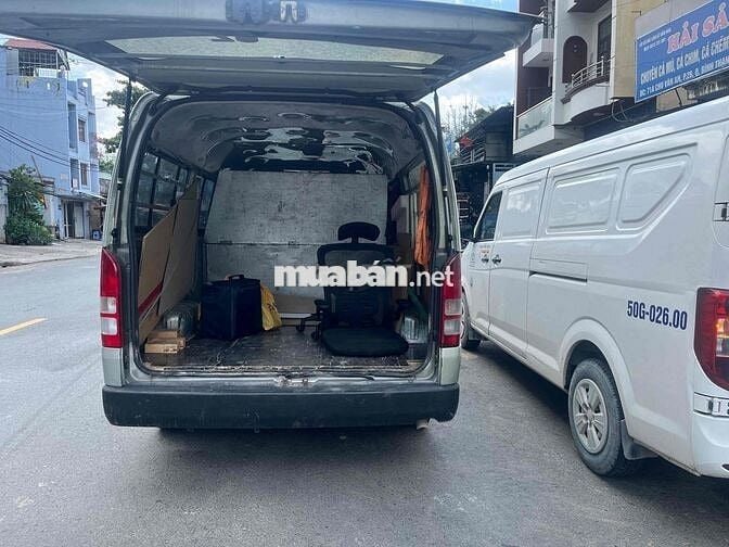 Toyota Hiace 2010 Commuter 2.7 - 200000 km