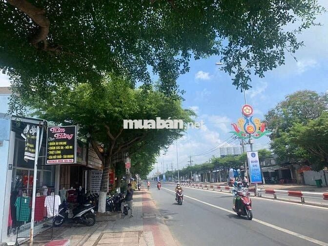 BÁN 169m ĐẤT MẶT TIỀN TẶNG NHÀ