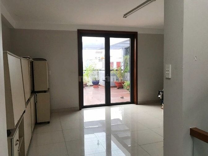 BÁN CĂN KHÁCH SẠN 12 PHÒNG GIÁ 8TỶ5 CÁCH MẠNG THÁNG 8 Q10 HÀNG HIẾM 