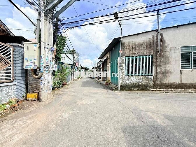 Bán nhà Tân Phong gần Gx Thuận Hoà giá cực rẻ