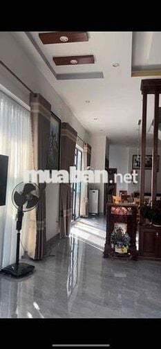 Tôi cần bán nhà 1lầu 1trệt+ nhà  vườn 500m , sổ riêng , 200m thổ cư -