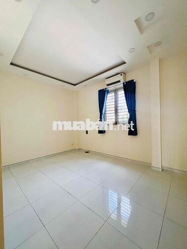 Cho Thuê Nhà DT 220m2 1Trệt 2Lầu 3Pn 3Wc Sân Thượng Ngay Ngã Tư Ga