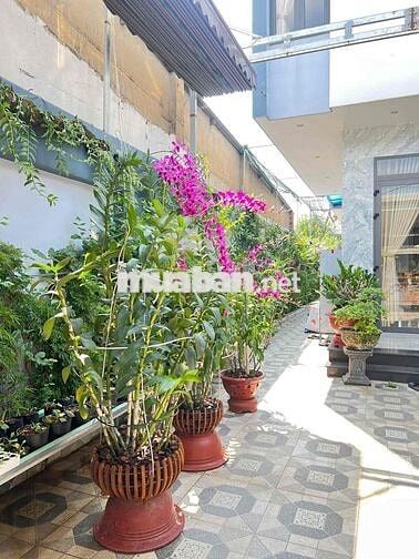 Tôi cần bán nhà 1lầu 1trệt+ nhà  vườn 500m , sổ riêng , 200m thổ cư -
