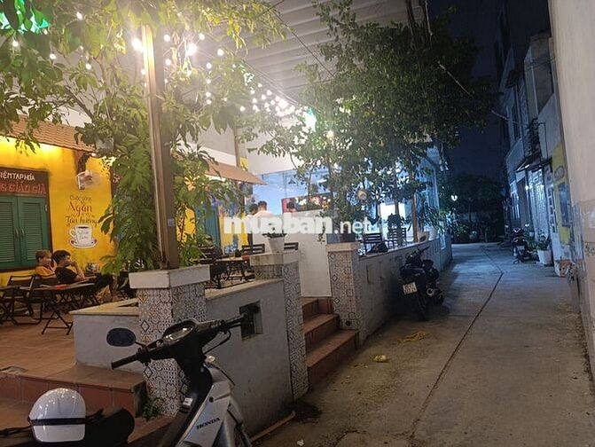 San nhượng mặt bằng cà phê ăn sáng gần 300 m2 bờ bao tân thắng