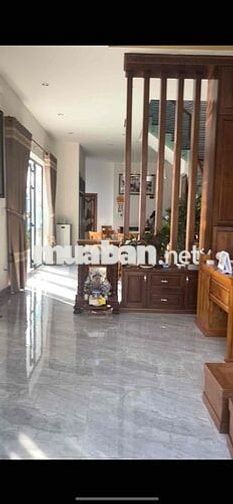 Tôi cần bán nhà 1lầu 1trệt+ nhà  vườn 500m , sổ riêng , 200m thổ cư -