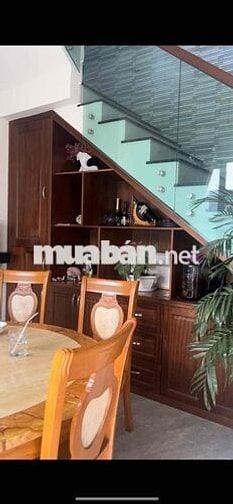 Tôi cần bán nhà 1lầu 1trệt+ nhà  vườn 500m , sổ riêng , 200m thổ cư -