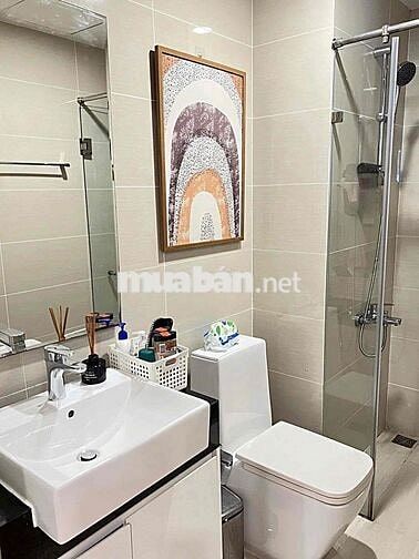 Bán căn 2PN.2WC tầng trung view hồ bơi như hình-GM3 Golden Mansion