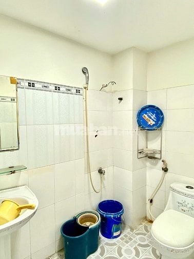 Nhà dtích đất 32m2 đúc thật 5 tầng 4pn hẻm Lê Trung Đình, Q. Tân Phú