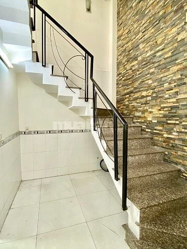 Nhà dtích đất 32m2 đúc thật 5 tầng 4pn hẻm Lê Trung Đình, Q. Tân Phú