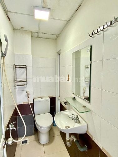 Nhà dtích đất 32m2 đúc thật 5 tầng 4pn hẻm Lê Trung Đình, Q. Tân Phú