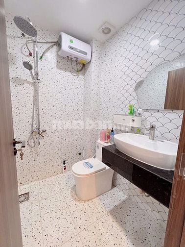 Cho thuê nhà phố riêng tại Hai Bà Trưng, Tân Định, Q1, HCM - Giá 14tr/