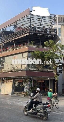 Bán gấp nhà 3 mặt tiền thẳng mặt Hồ Tây, đường Trích Sài