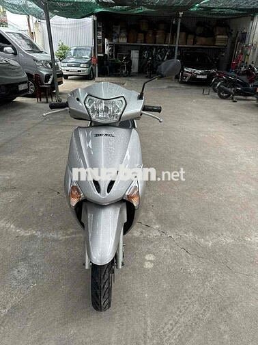 Honda Lead 110 Fi màu bạc Đenđời 2010 bstp xe rin