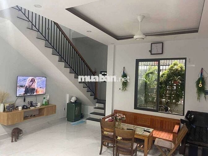 Chủ đi nước ngoài bán nhà 🌳🌳🔔Dt 64m2...ngang 7m.....cách biển