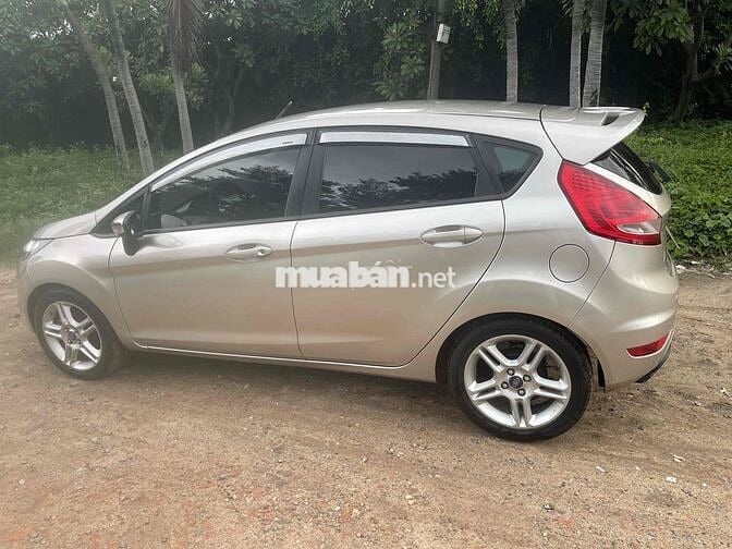 Ford Fiesta 2011 1.6 AT Hatchback - 134000 km