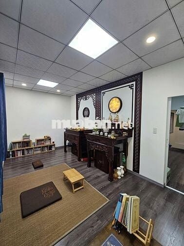 Nhà hẻm 3 mặt thoáng 180m2,  Tiện di chuyển Q.1-2-4