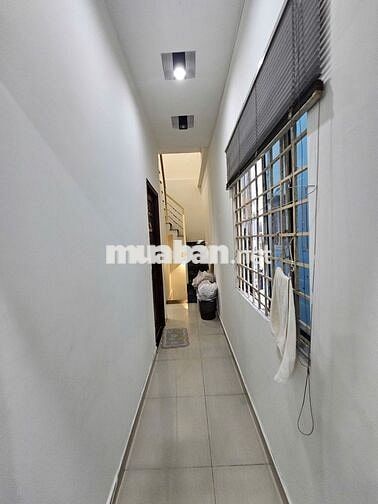 Nhà hẻm 3 mặt thoáng 180m2,  Tiện di chuyển Q.1-2-4