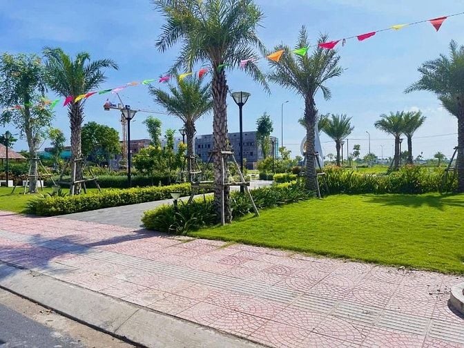 Cần bán KDC Long Thành - giá chỉ 16triệu/m2 - Sổ Hồng Riêng - Cách Sân