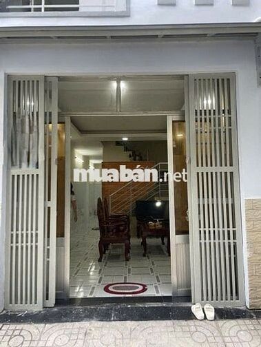 cho thuê nhà nguyên căn hẽm số 3/ Thành Thái, Phường 14, Quận 10