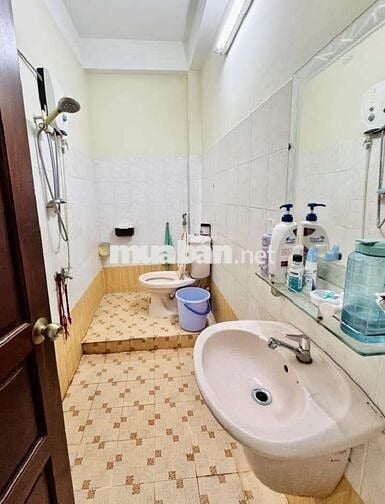 Bán nhà 4 tầng, 4x22 Hồ Văn Huê PN, xe hơi ngủ trong nhà. Giá 15.5 tỷ