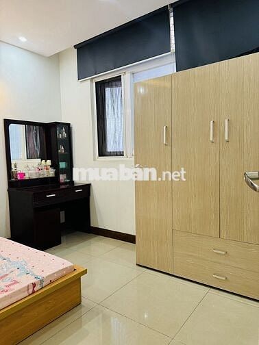 Chung cư Hoàng Kim Thế Gia cho thuê căn 145m2, 4 phòng ngủ có nội thất