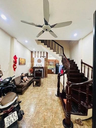 Chỉ 12.6tỷ ở ngay! Ngõ 44 Hào Nam 45m2*5T,MT:4,5m,3thoáng,gần phố.