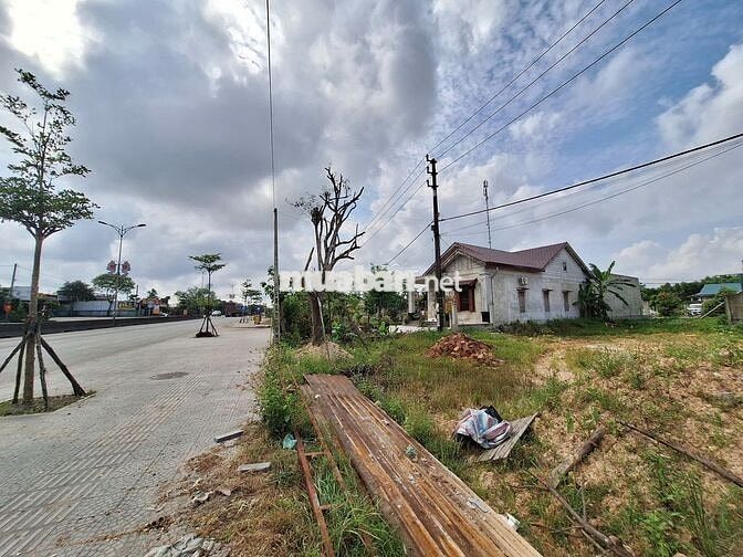 Đất ở 300m2 mặt tiền quốc lộ trung tâm Phong Điền