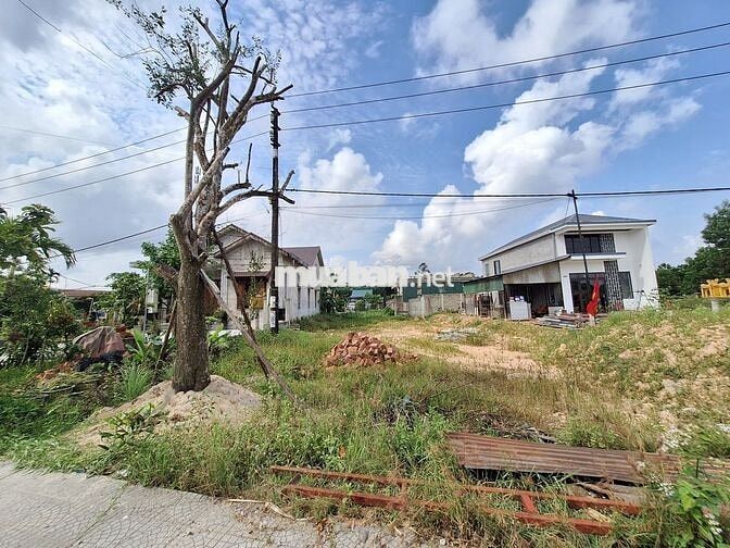 Đất ở 300m2 mặt tiền quốc lộ trung tâm Phong Điền