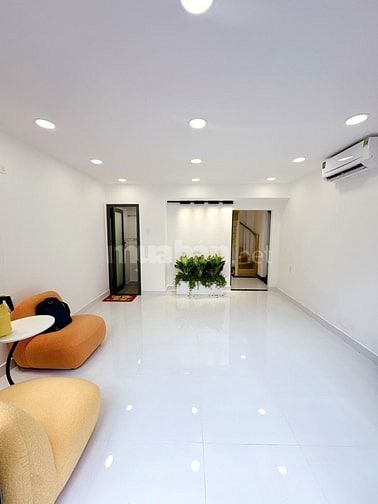 BÁN NHÀ CĂN GÓC MẶT TIỀN ĐƯỜNG QUẬN PHÚ NHUẬN 