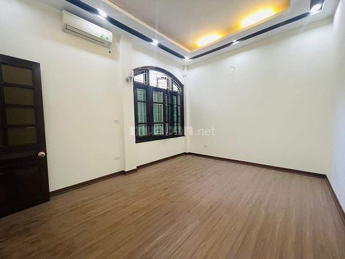 Hoàng Cầu, phân lô 2 mặt ngõ, Ô tô tránh dừng đỗ ngày đêm, cần bán sớm