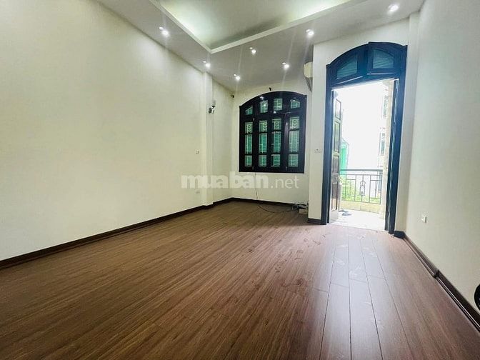 Hoàng Cầu, phân lô 2 mặt ngõ, Ô tô tránh dừng đỗ ngày đêm, cần bán sớm