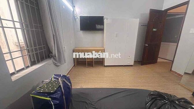 CHO THUÊ STUDIO CỬA SỔ THOÁNG NGAY CÁCH MẠNG THÁNG 8 CÓ MÁY GIẶT RIÊNG