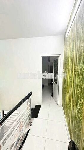 Mặt Tiền : Gần Ngã Tư Bốn Xã , 1 Lầu Mới Đẹp.