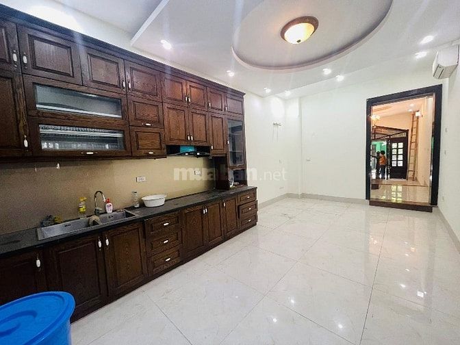 Hoàng Cầu, phân lô 2 mặt ngõ, Ô tô tránh dừng đỗ ngày đêm, cần bán sớm