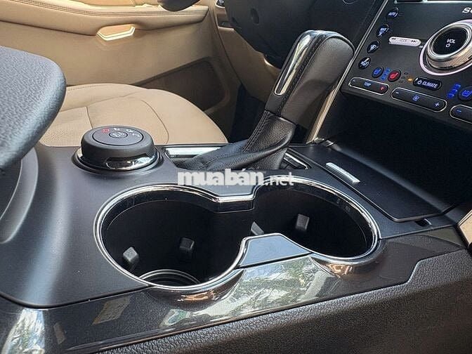 Gia đình bán Ford Explorer 2017 (Odo 29.000km)