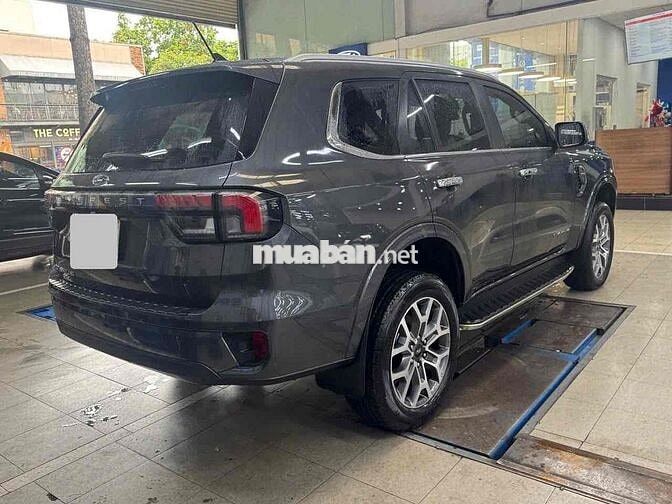 Ford Everest 2022 Titanium 2.0L 4x2 AT - 35000 km