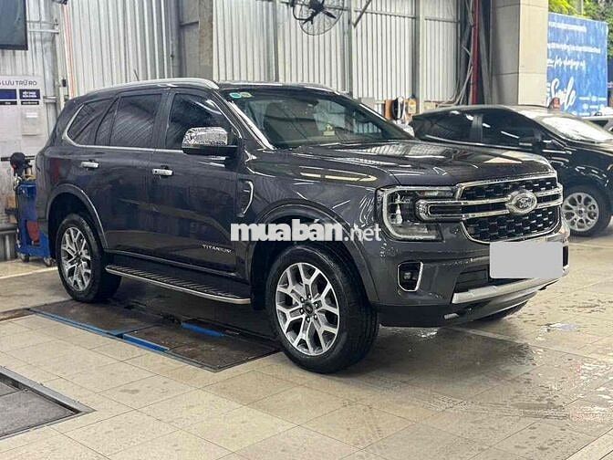 Ford Everest 2022 Titanium 2.0L 4x2 AT - 35000 km