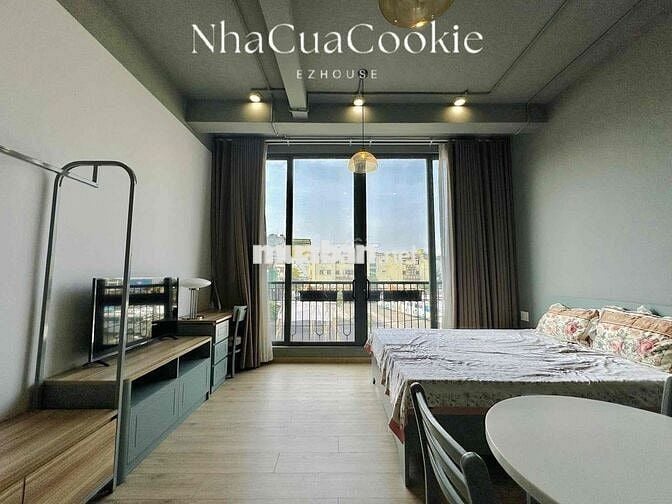 Trống sẳn phòng y hình full nội thất y hình nhà mới có ban công
