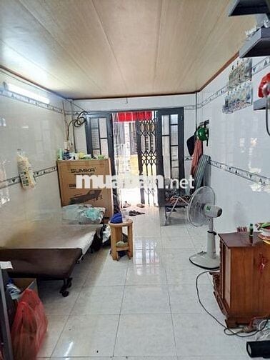 Bán nhà P5 Q11 2ty5. Sổ riêng, 2 tầng, 2pn. Ngay Đầm Sen.